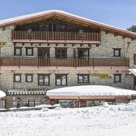 Palaghiaccio 3* Cotronei