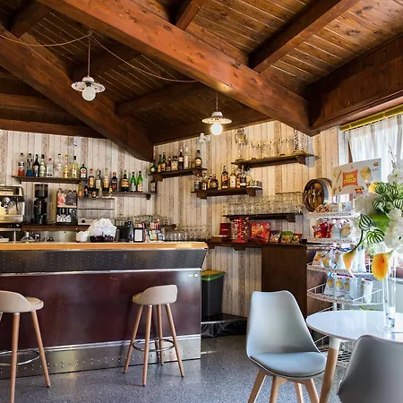 Palaghiaccio 코트로네이