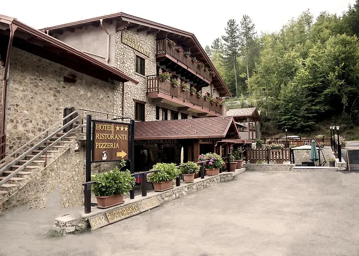 帕拉格切诺酒店 3* Cotronei