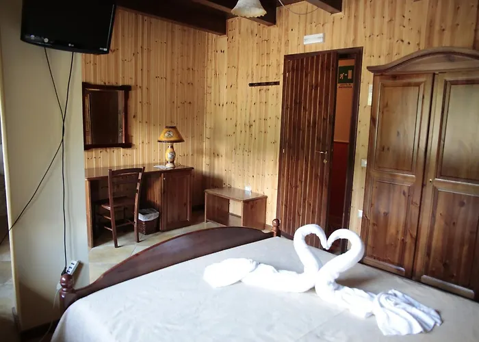 帕拉格切诺酒店 Cotronei