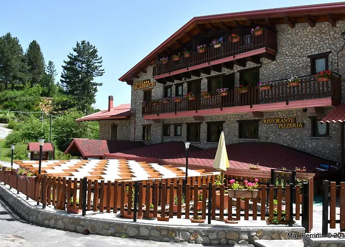 帕拉格切诺酒店 Cotronei